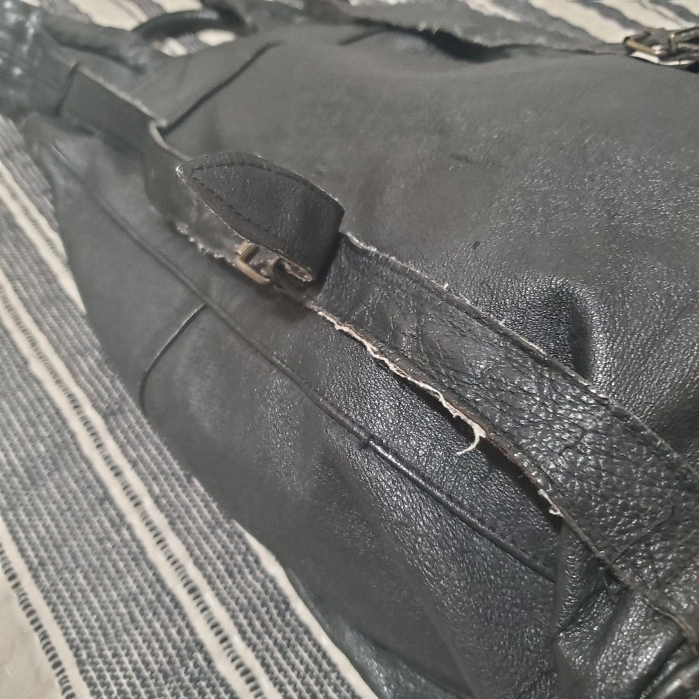 Vintage Leather Backpack, Black - Picture 4 of 7